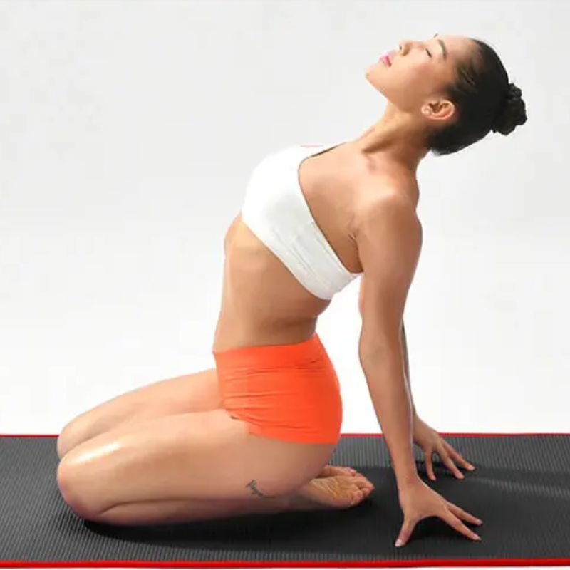 tapis-gym-confort-femme-en-etirements