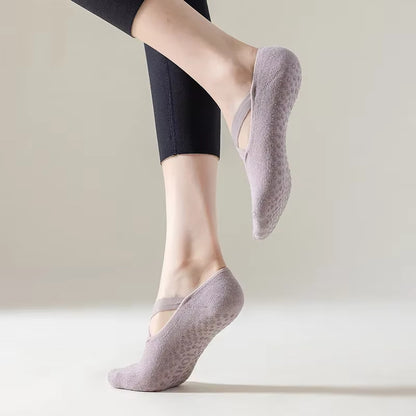 chaussettes-antiderapantes-femme-sur-pointe-de-pieds