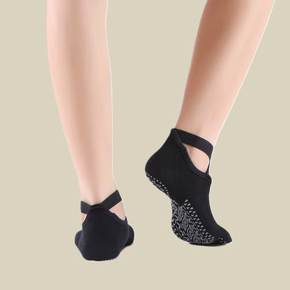 chaussettes-antiderapantes-noire-avec-elastique-pour-attacher