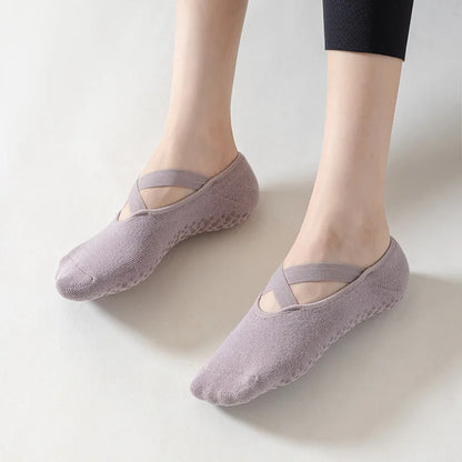 chaussettes-antiderapantes-sangles-en-croix-en-dessus