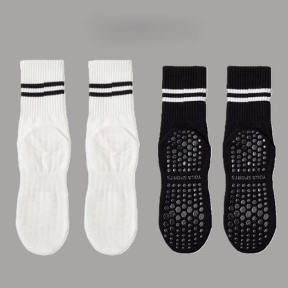 chaussettes-antiderapantes-blanches-et-noires