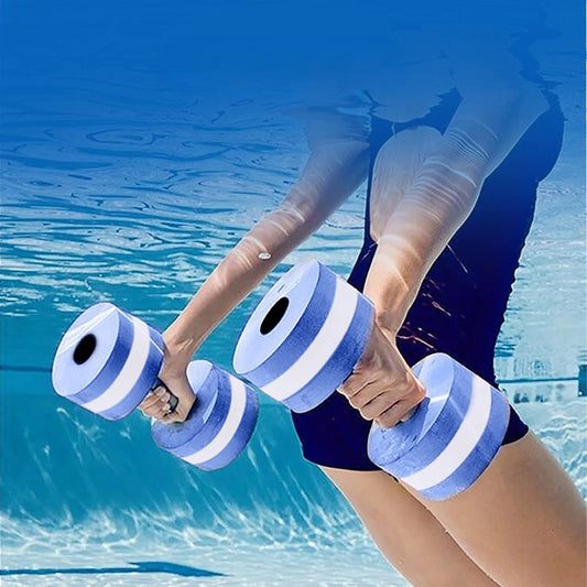 halteres-aquatique-femme-dans-piscine