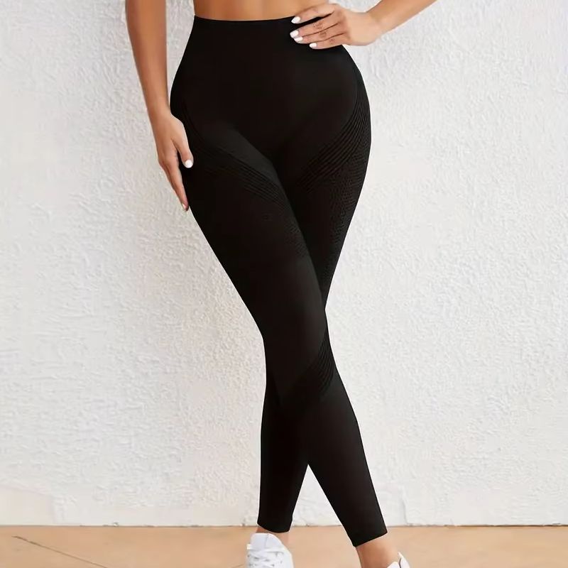 legging-sport-noir-femme-jambes-croisees